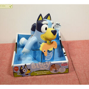 Tomy Swimming Bluey Bath Toy with Seahorse